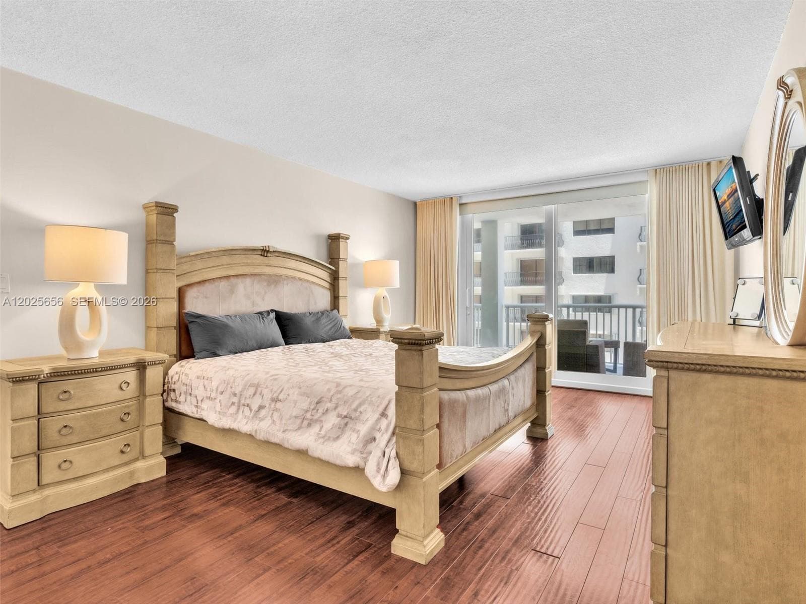 5401 Collins Ave # 107, Miami Beach FL 33140 — 14