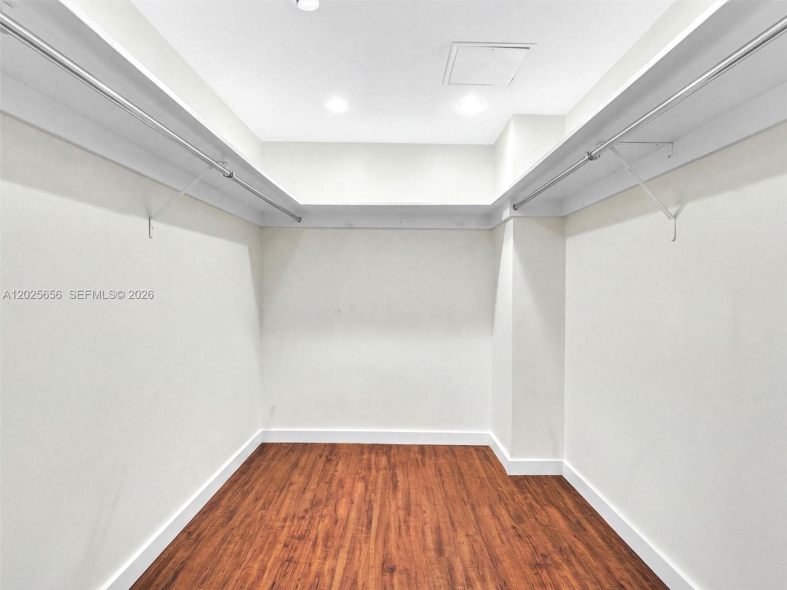 5401 Collins Ave # 107, Miami Beach FL 33140 — 18