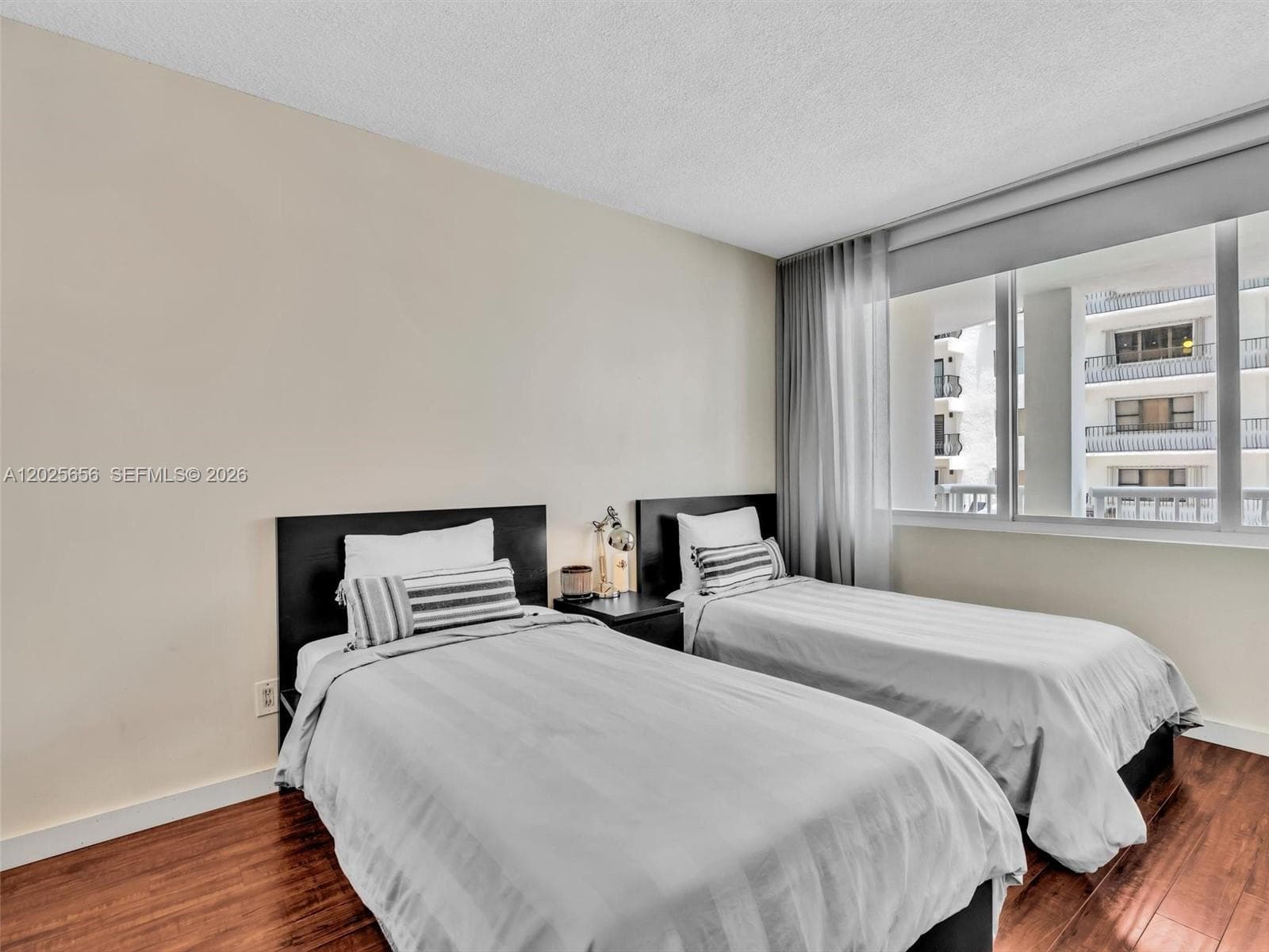 5401 Collins Ave # 107, Miami Beach FL 33140 — 19
