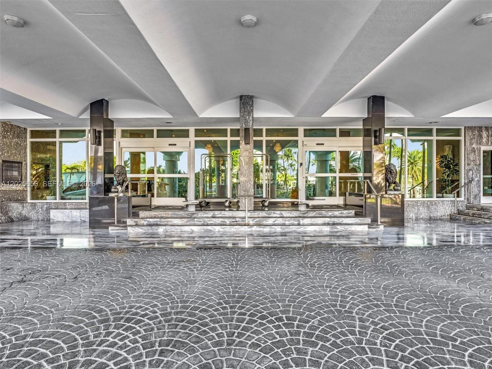 5401 Collins Ave # 107, Miami Beach FL 33140 — 40