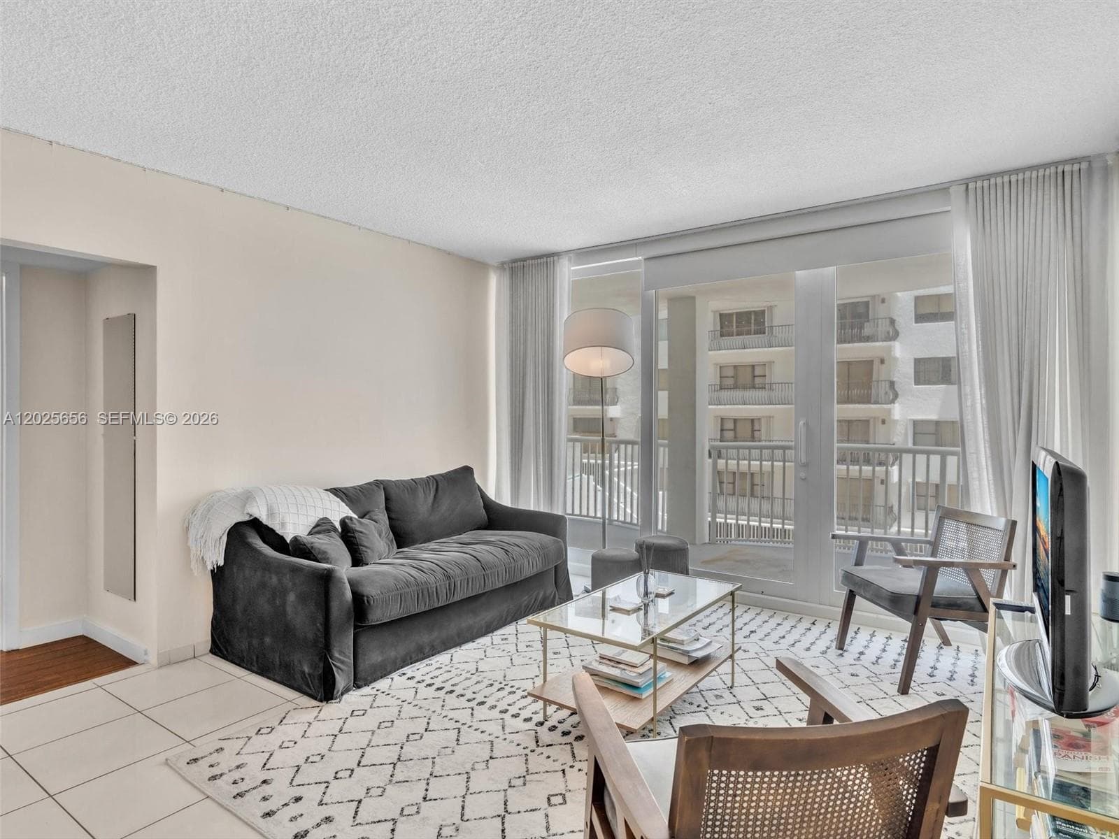 5401 Collins Ave # 107, Miami Beach FL 33140 — 8