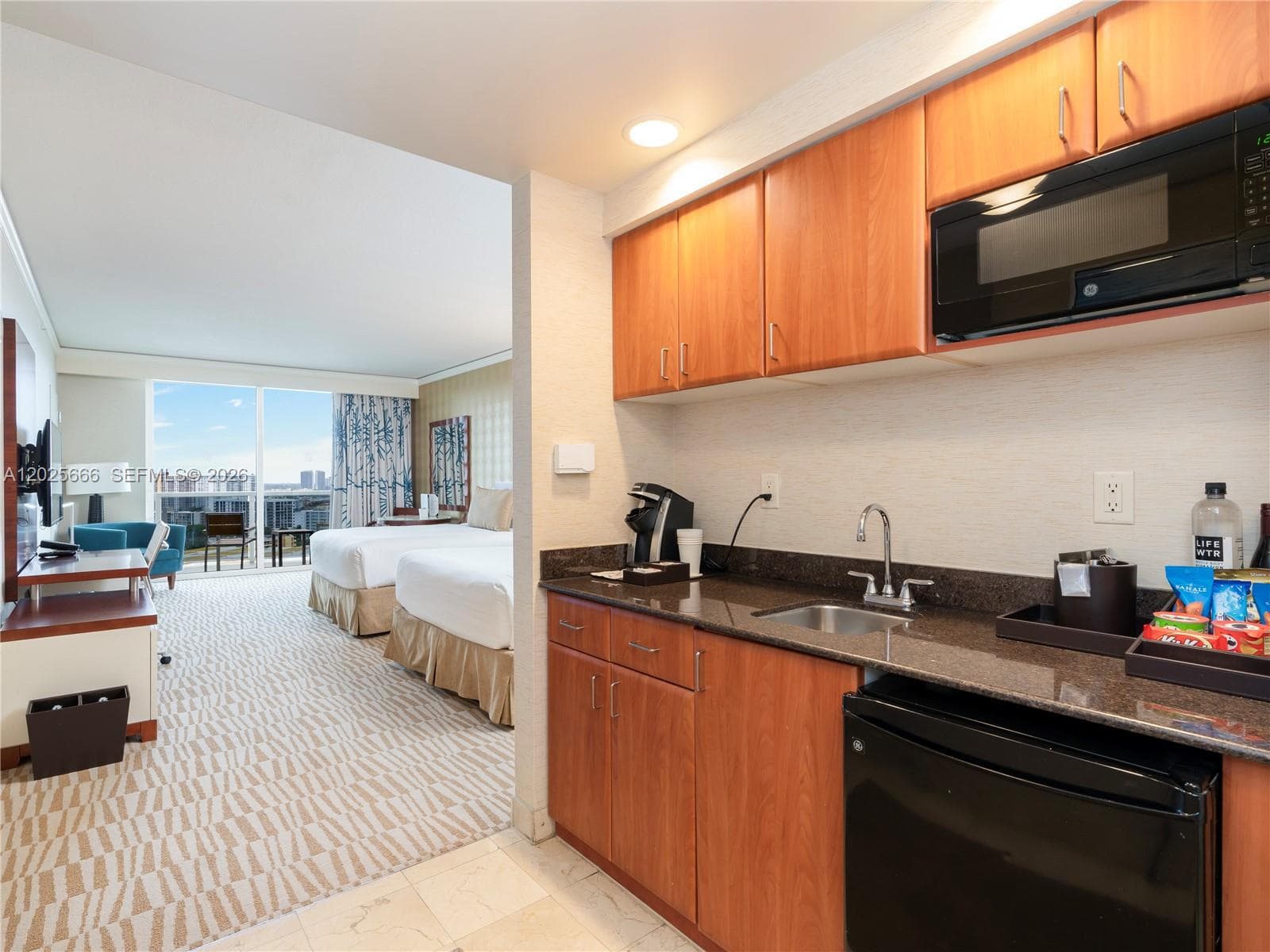 18001 Collins Ave # 2118, Sunny Isles Beach FL 33160 — 2