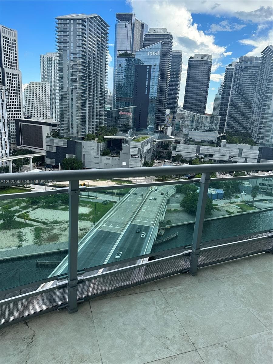 350 S Miami Ave # 2302, Miami FL 33130 — 23