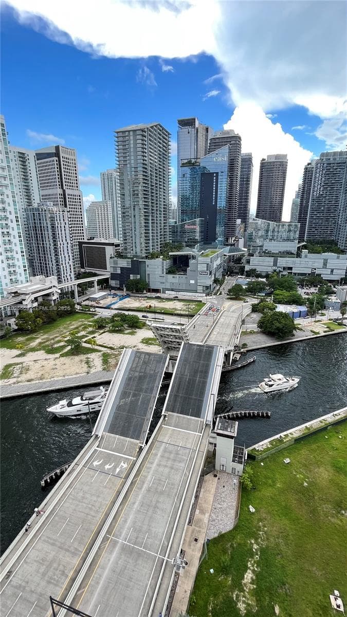 350 S Miami Ave # 2302, Miami FL 33130 — 17