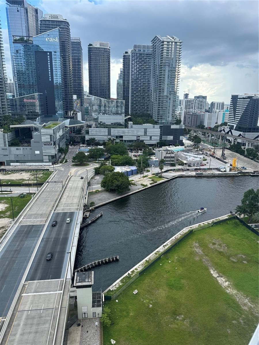 350 S Miami Ave # 2302, Miami FL 33130 — 16