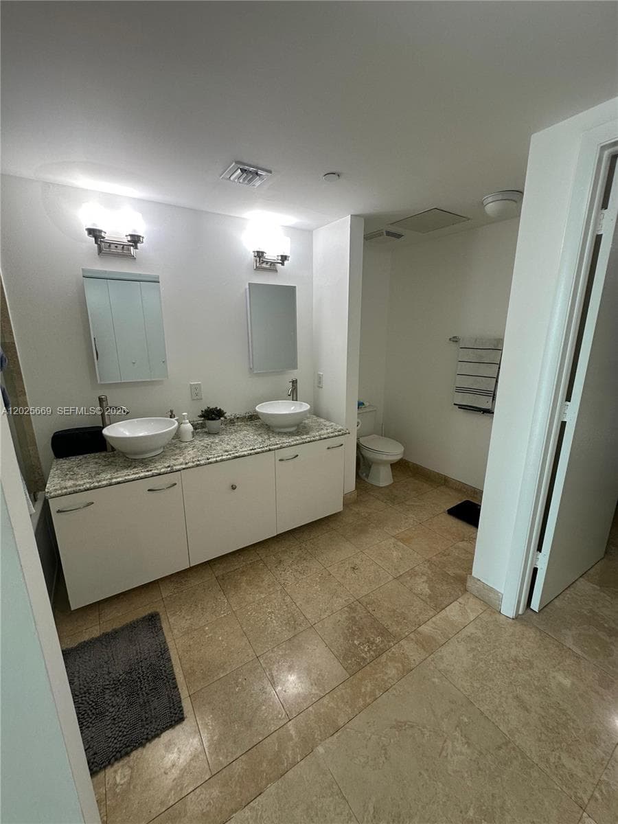 350 S Miami Ave # 2302, Miami FL 33130 — 28