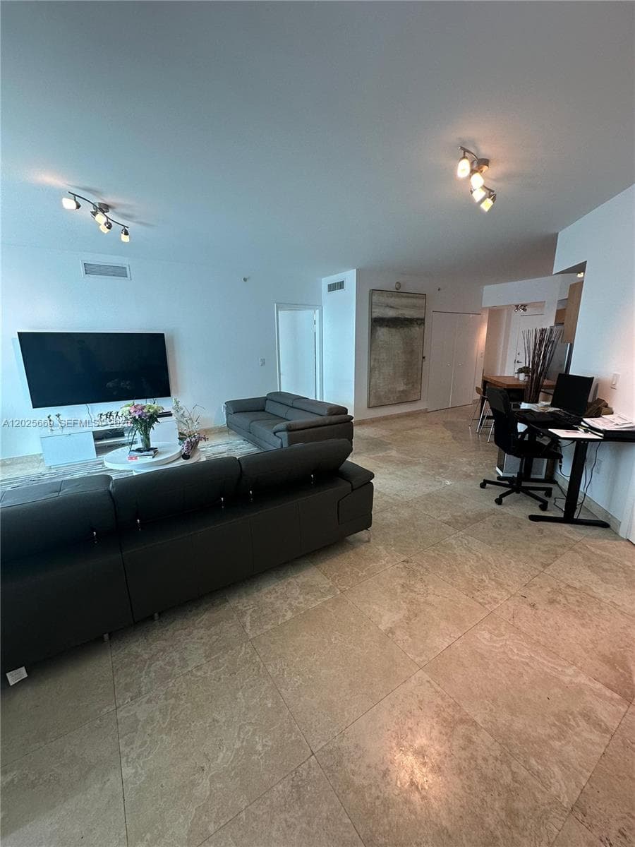 350 S Miami Ave # 2302, Miami FL 33130 — 29