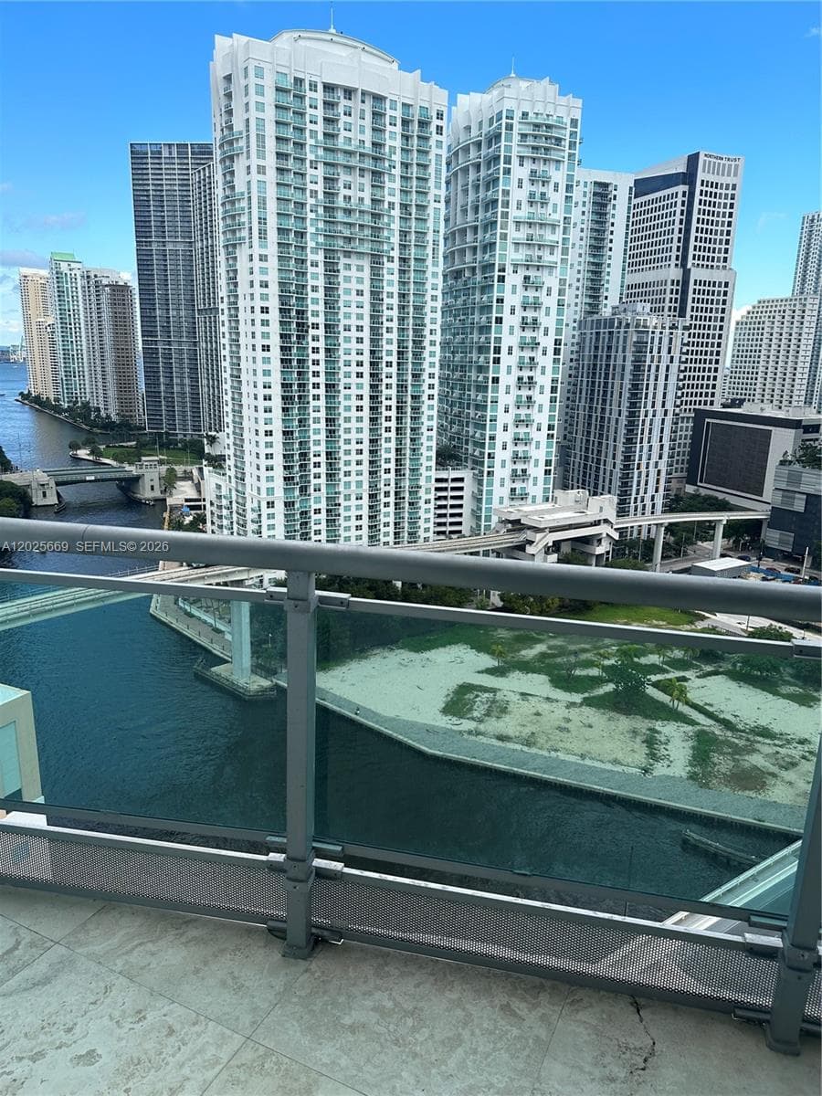 350 S Miami Ave # 2302, Miami FL 33130 — 25