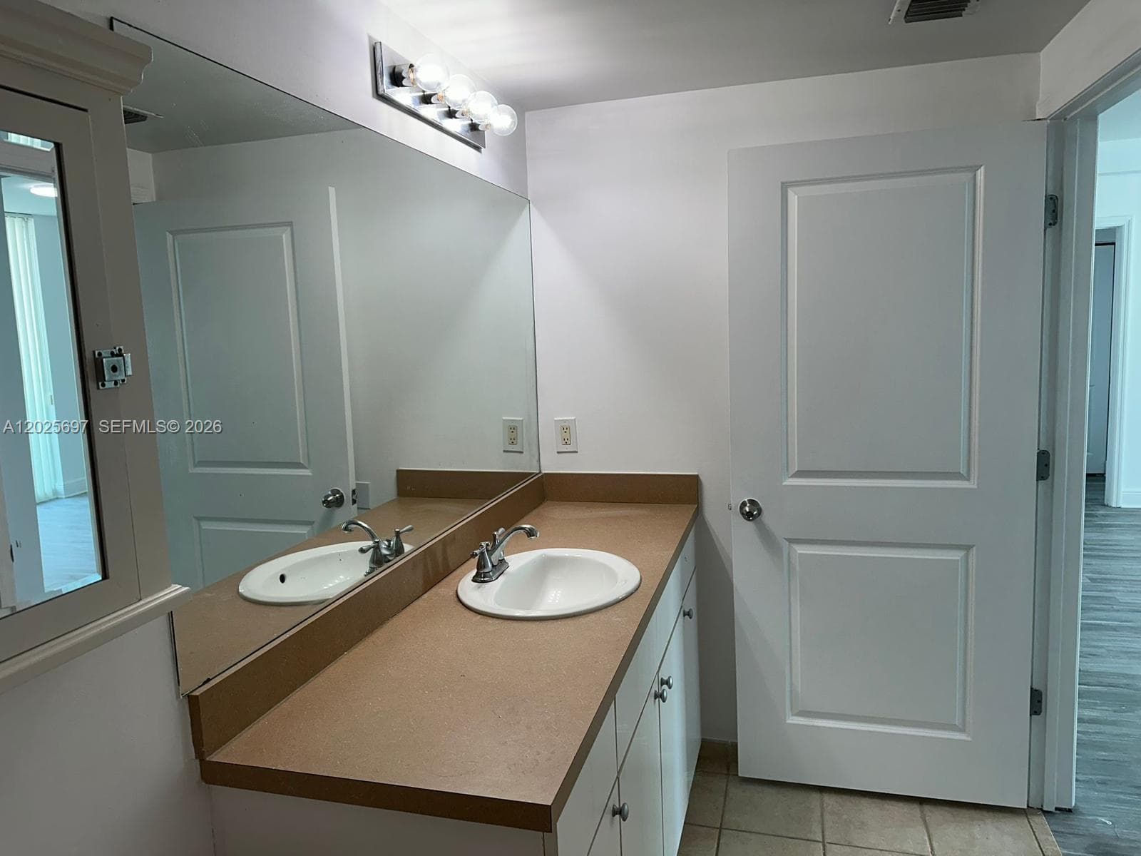 1250 S Miami Ave # 1303, Miami FL 33130 — 23