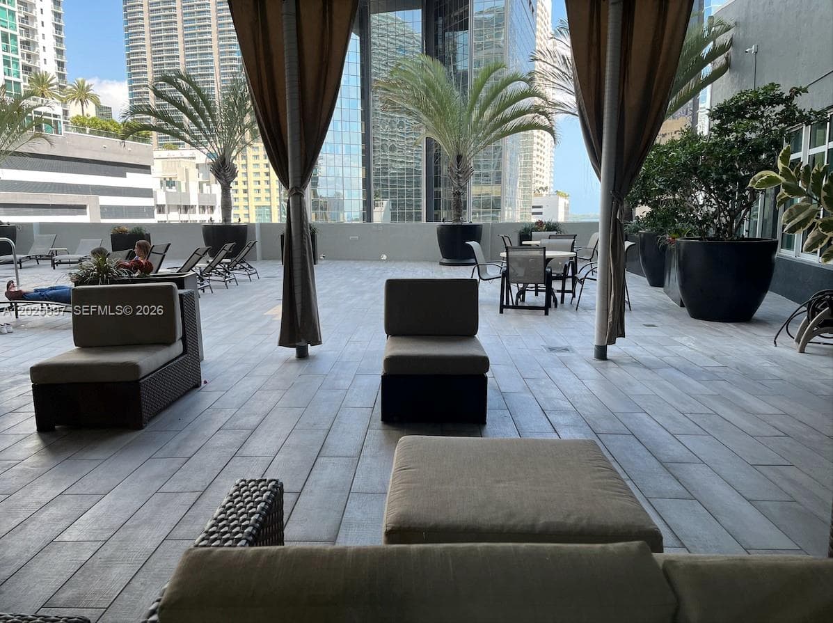 1250 S Miami Ave # 1303, Miami FL 33130 — 30