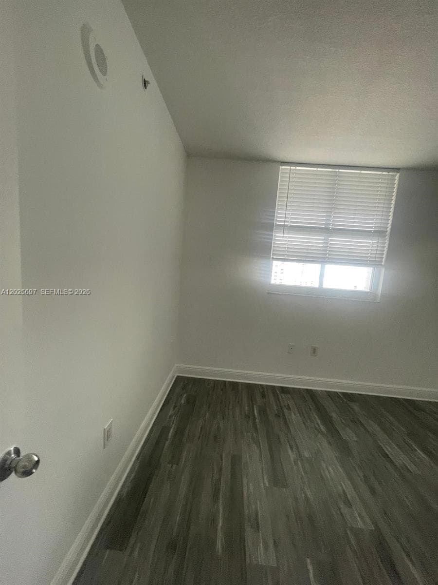 1250 S Miami Ave # 1303, Miami FL 33130 — 11