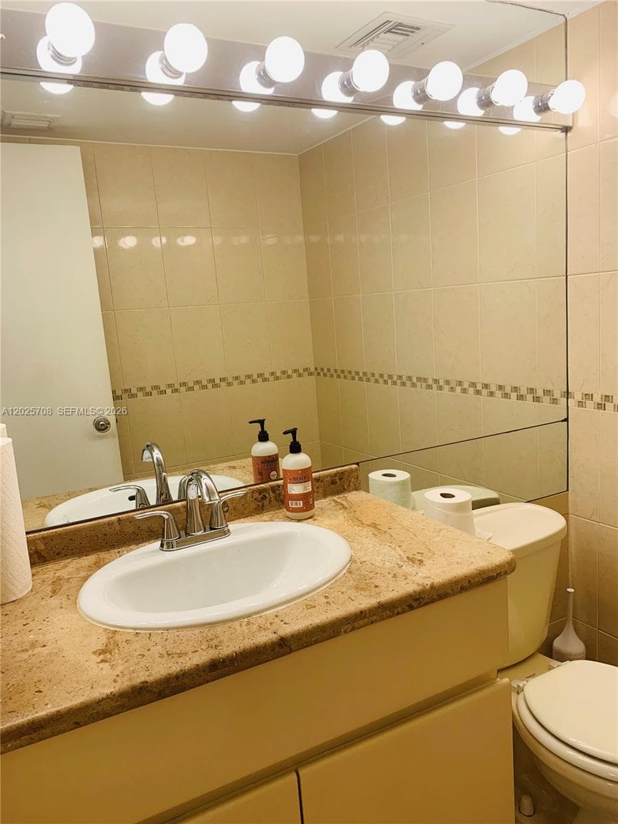 1651 NE 115th St # 21C, Miami FL 33181 — 7
