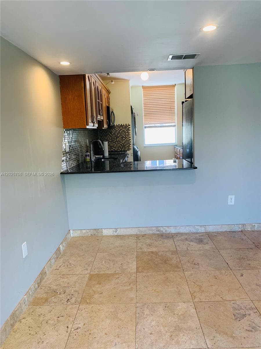 1651 NE 115th St # 21C, Miami FL 33181 — 5