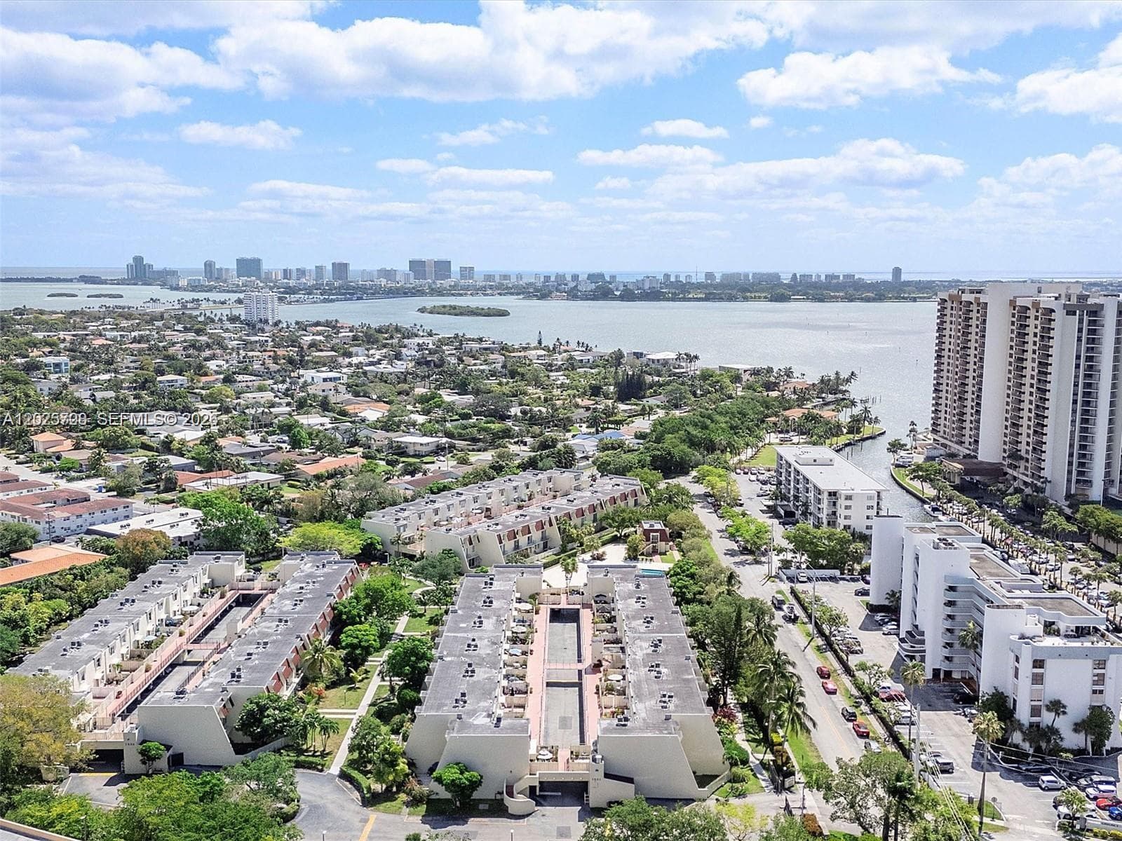 1651 NE 115th St # 21C, Miami FL 33181 — 18