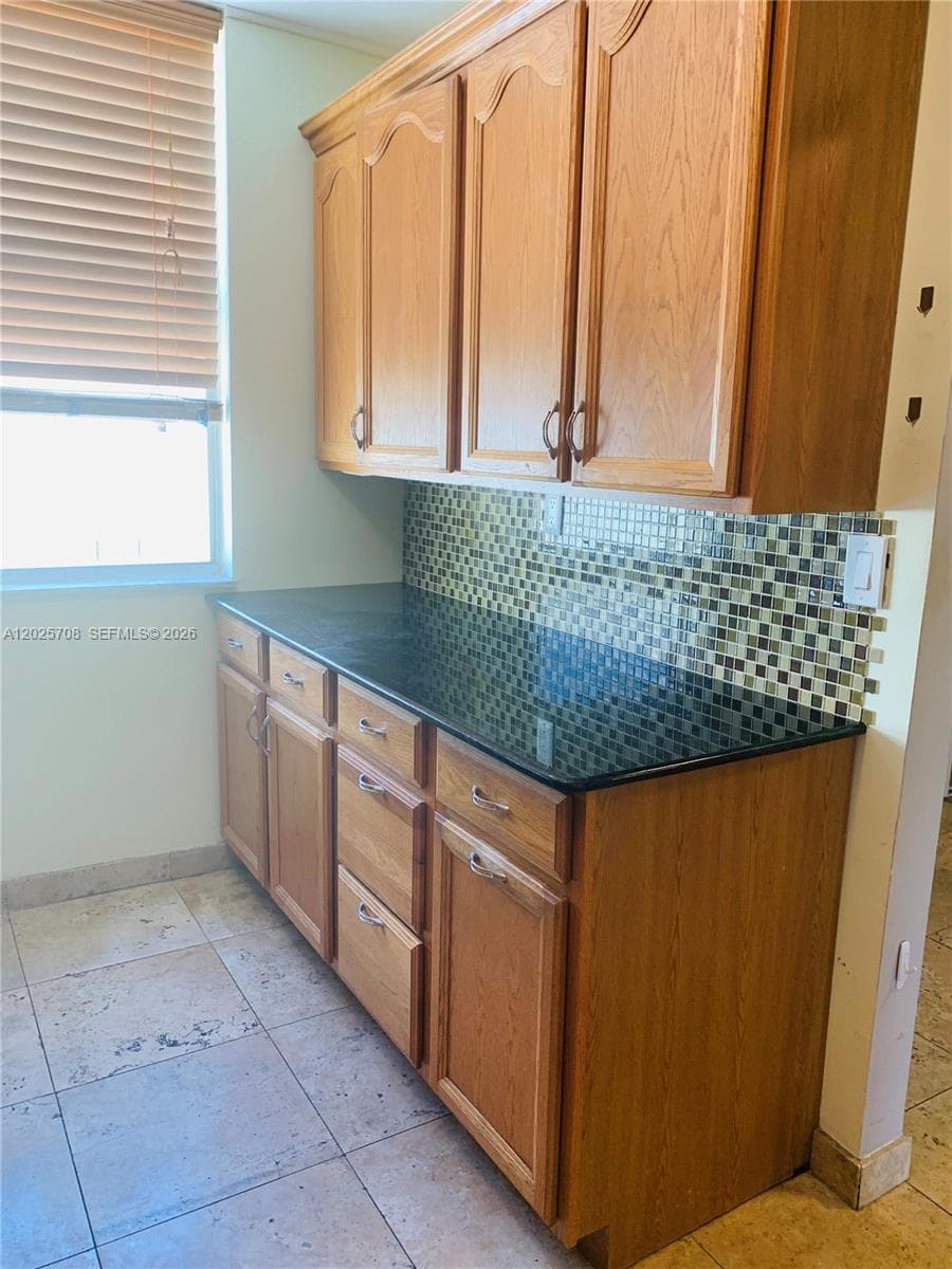 1651 NE 115th St # 21C, Miami FL 33181 — 11