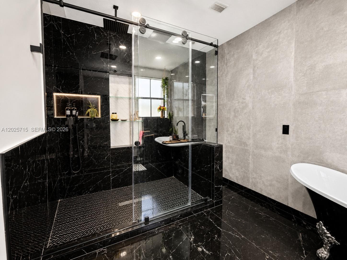3054 NW 103rd Path, Doral FL 33172 — 24