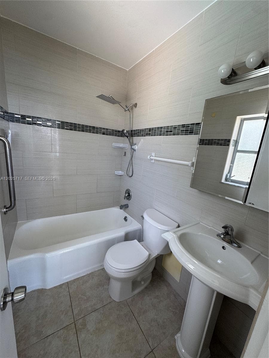 10281 E Bay Harbor Dr # B3, Bay Harbor Islands FL 33154 — 5