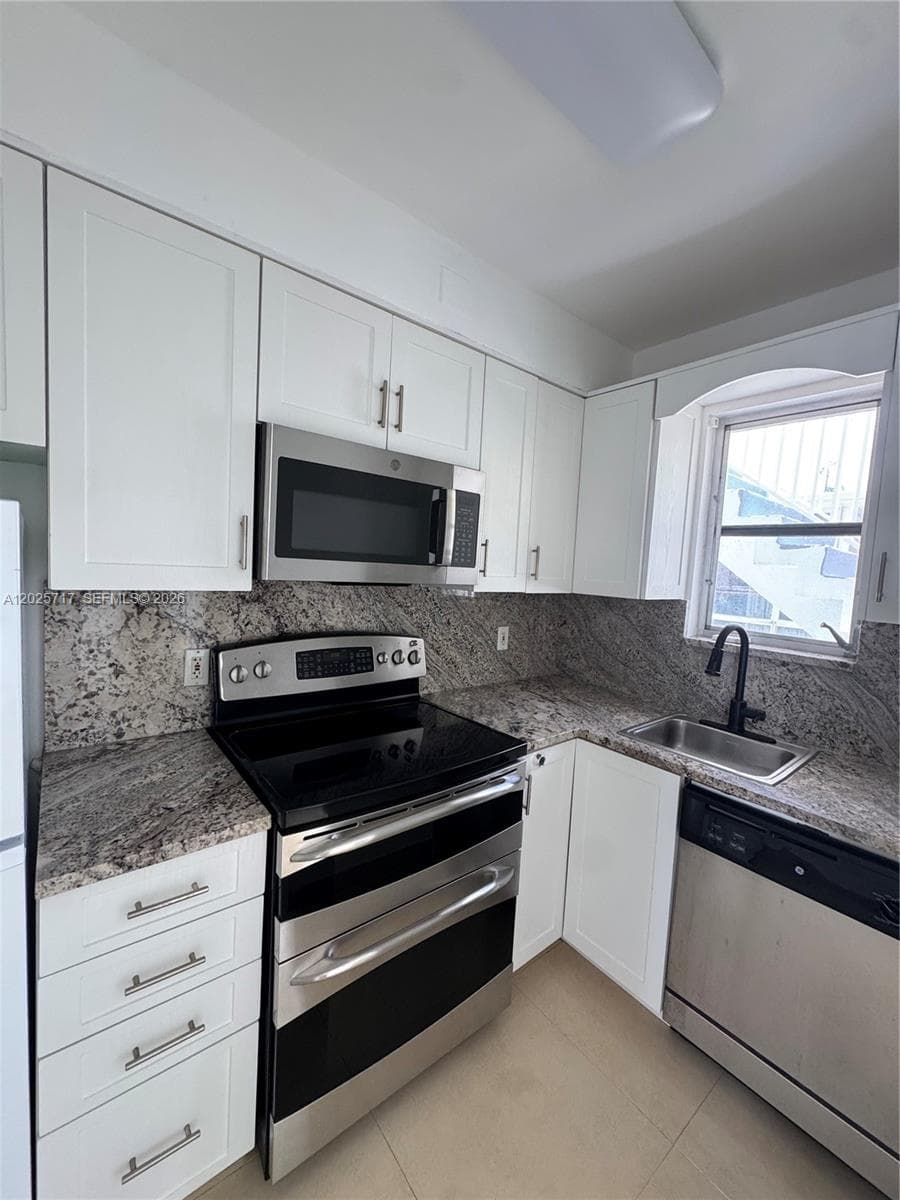 10281 E Bay Harbor Dr # B3, Bay Harbor Islands FL 33154 — 8
