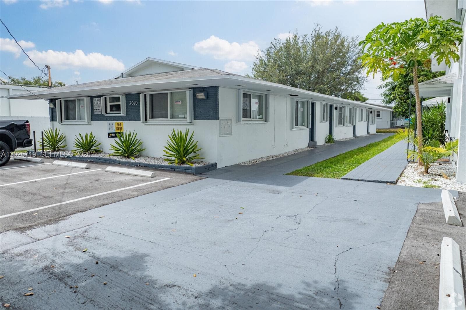 2070 NE 162ND ST # 4, North Miami Beach FL 33162 — 2