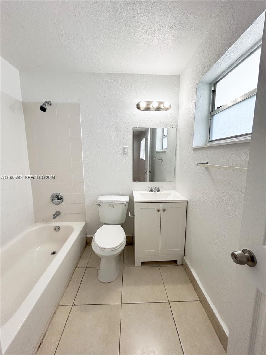2070 NE 162ND ST # 4, North Miami Beach FL 33162 — 17