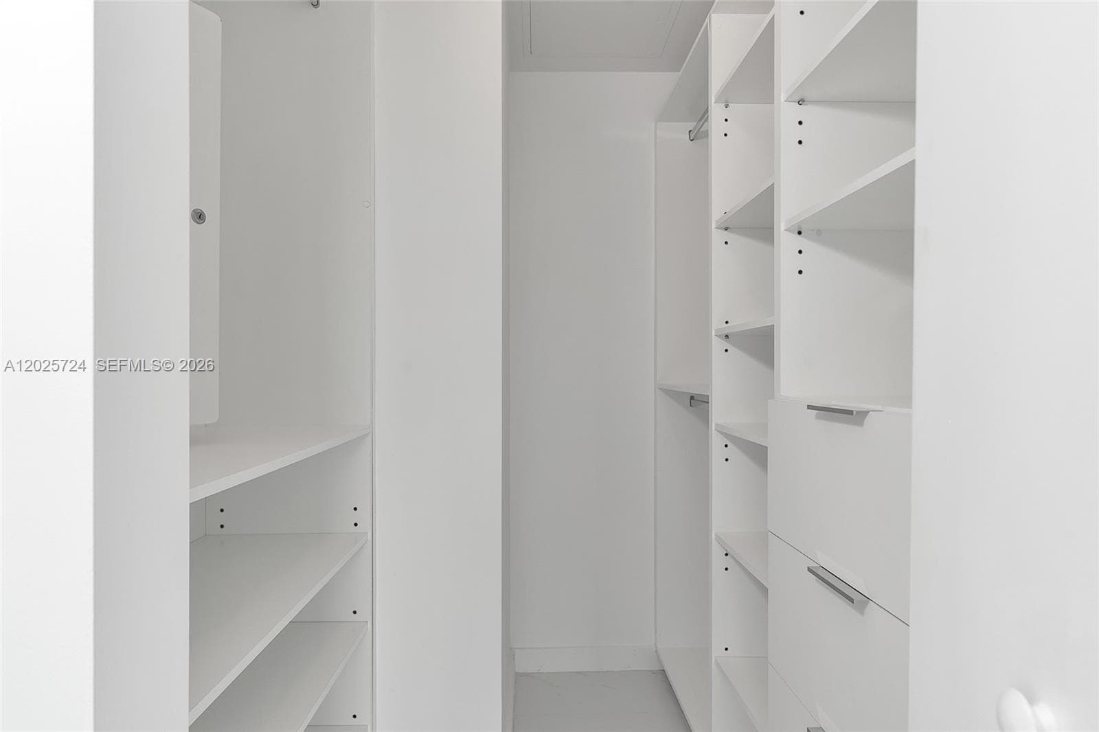 1300 S Miami Ave # 3211, Miami FL 33130 — 34