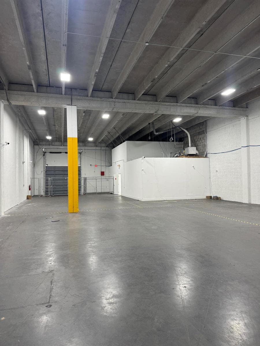 2710 NW 72nd Avenue, Miami FL 33122 — 15