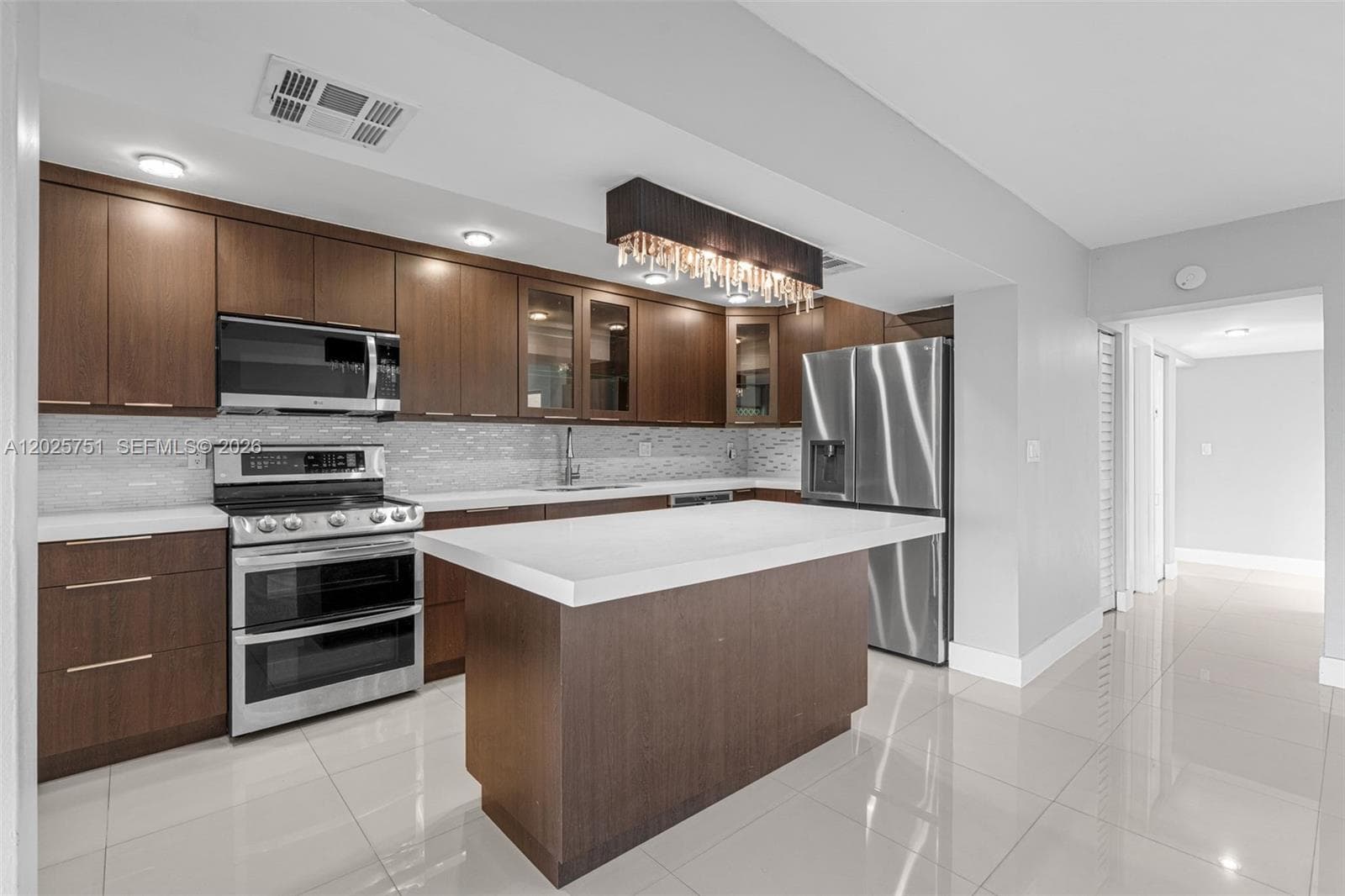 14357 Kendale Lakes Cir, Miami FL 33183 — 2