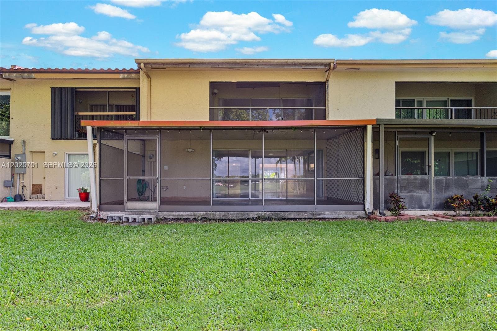 14357 Kendale Lakes Cir, Miami FL 33183 — 52