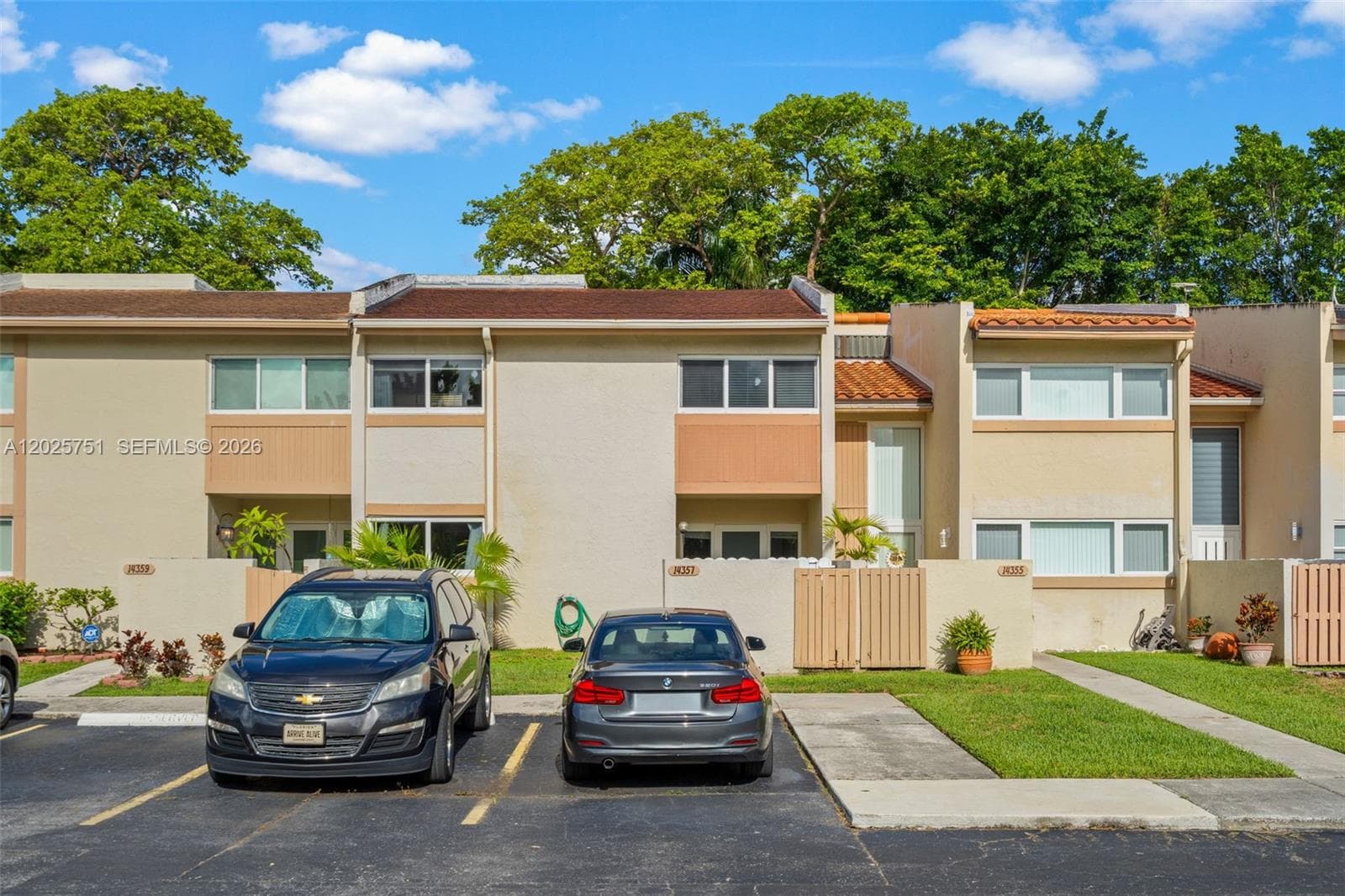 14357 Kendale Lakes Cir, Miami FL 33183 — 16