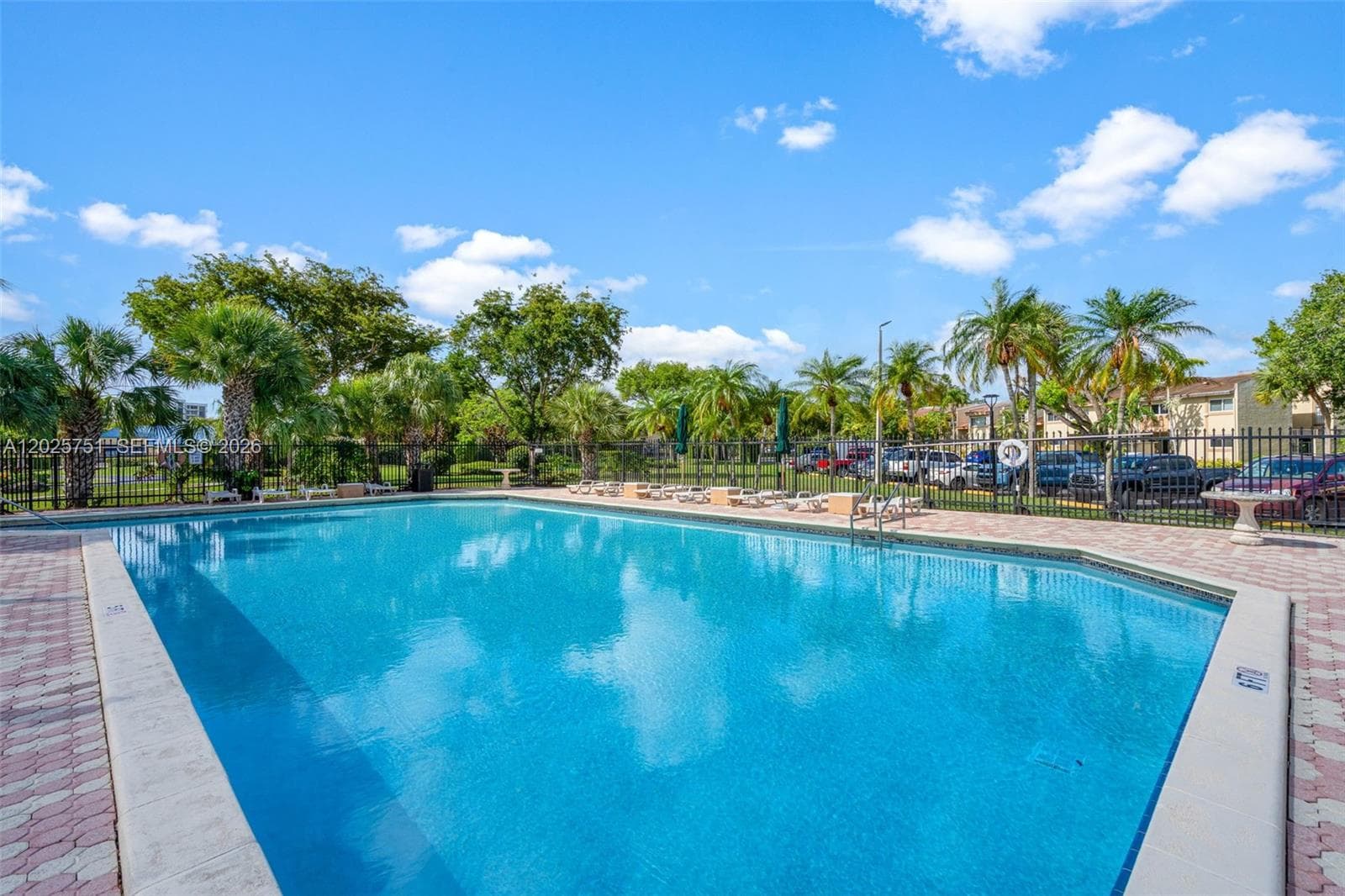 14357 Kendale Lakes Cir, Miami FL 33183 — 53