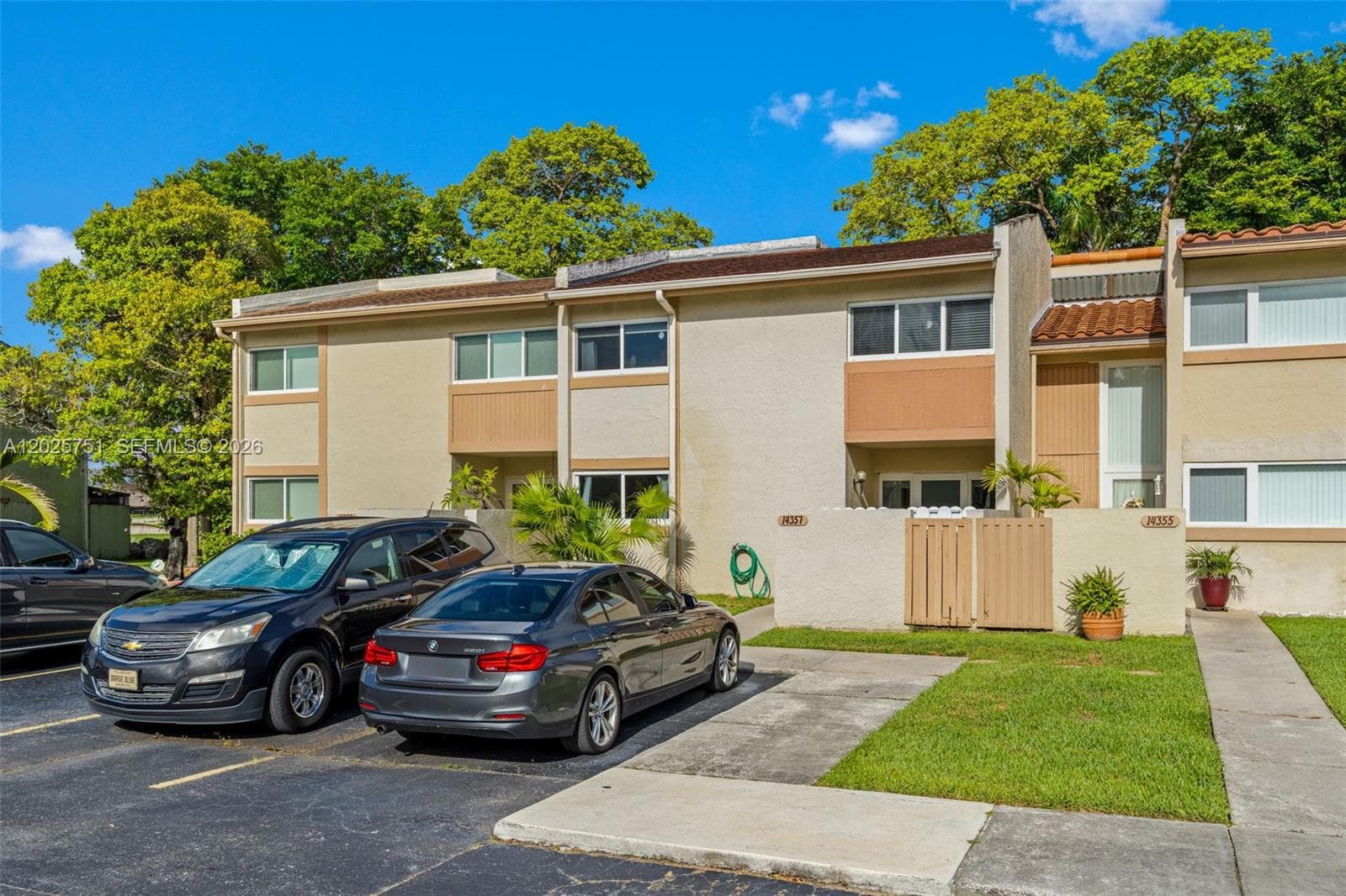 14357 Kendale Lakes Cir, Miami FL 33183 — 18