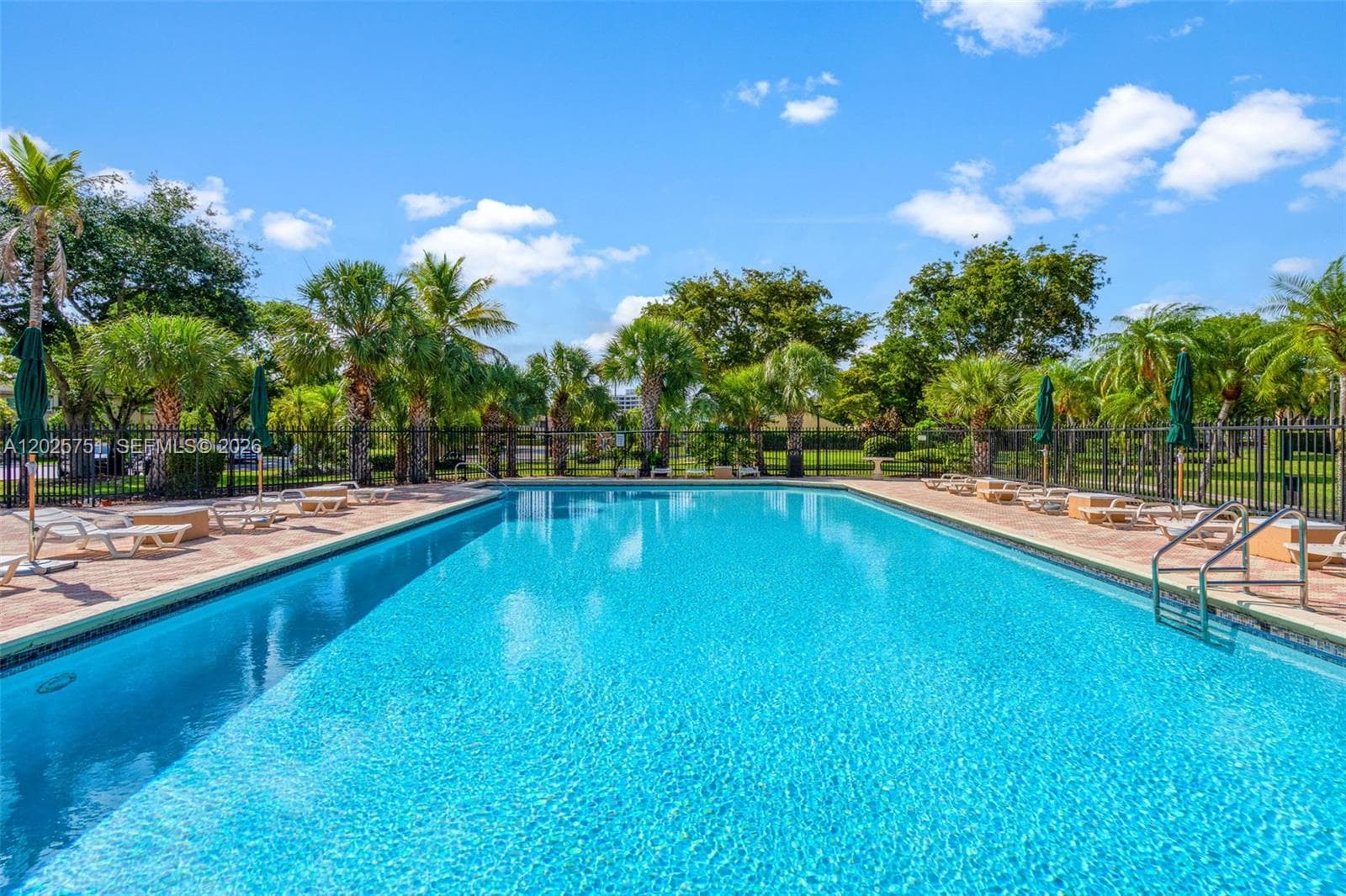 14357 Kendale Lakes Cir, Miami FL 33183 — 54