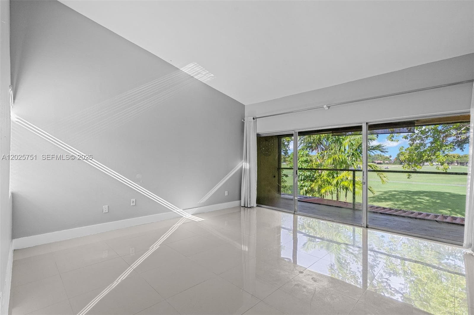 14357 Kendale Lakes Cir, Miami FL 33183 — 4