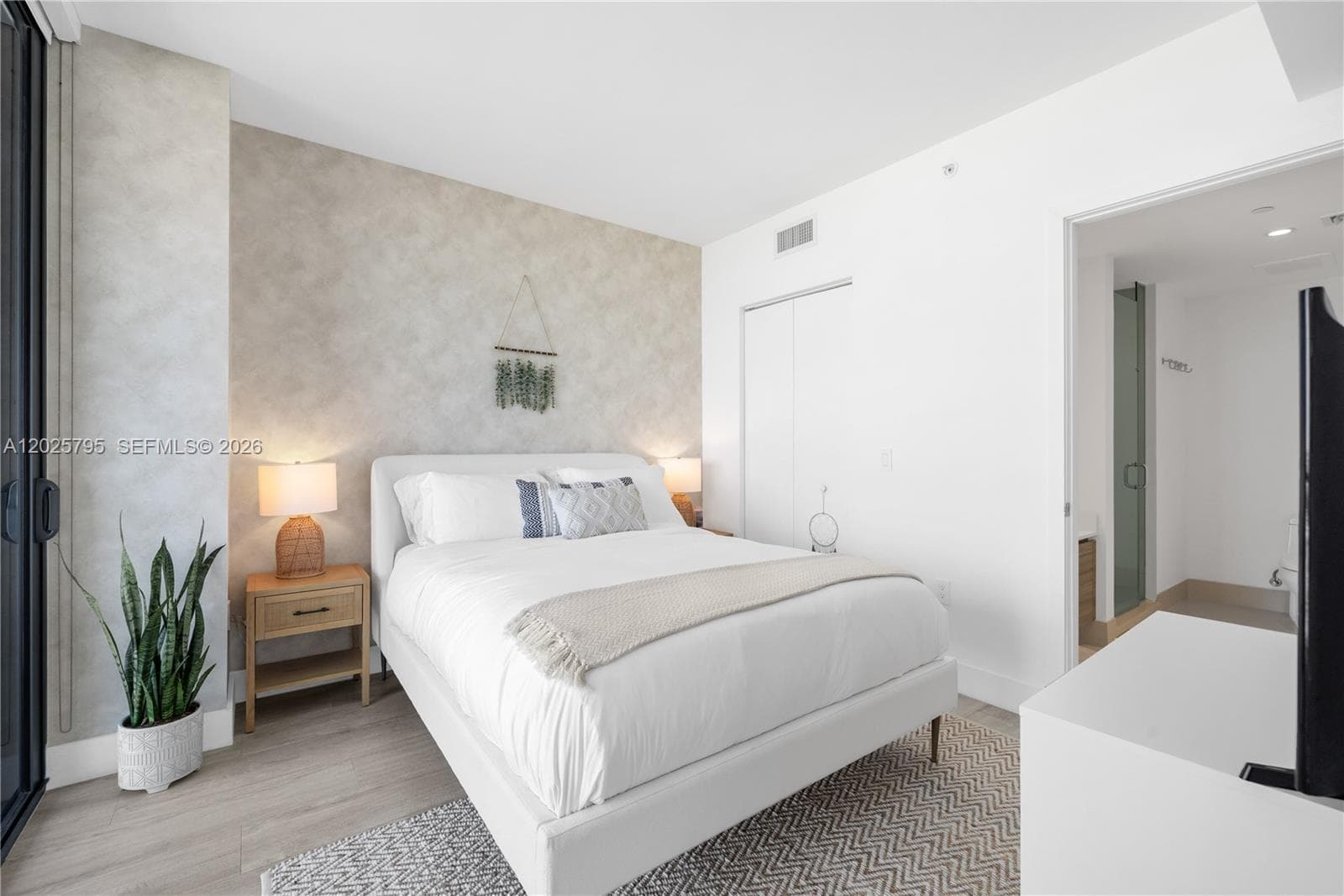 121 NE 34th St # 2111, Miami FL 33137 — 16
