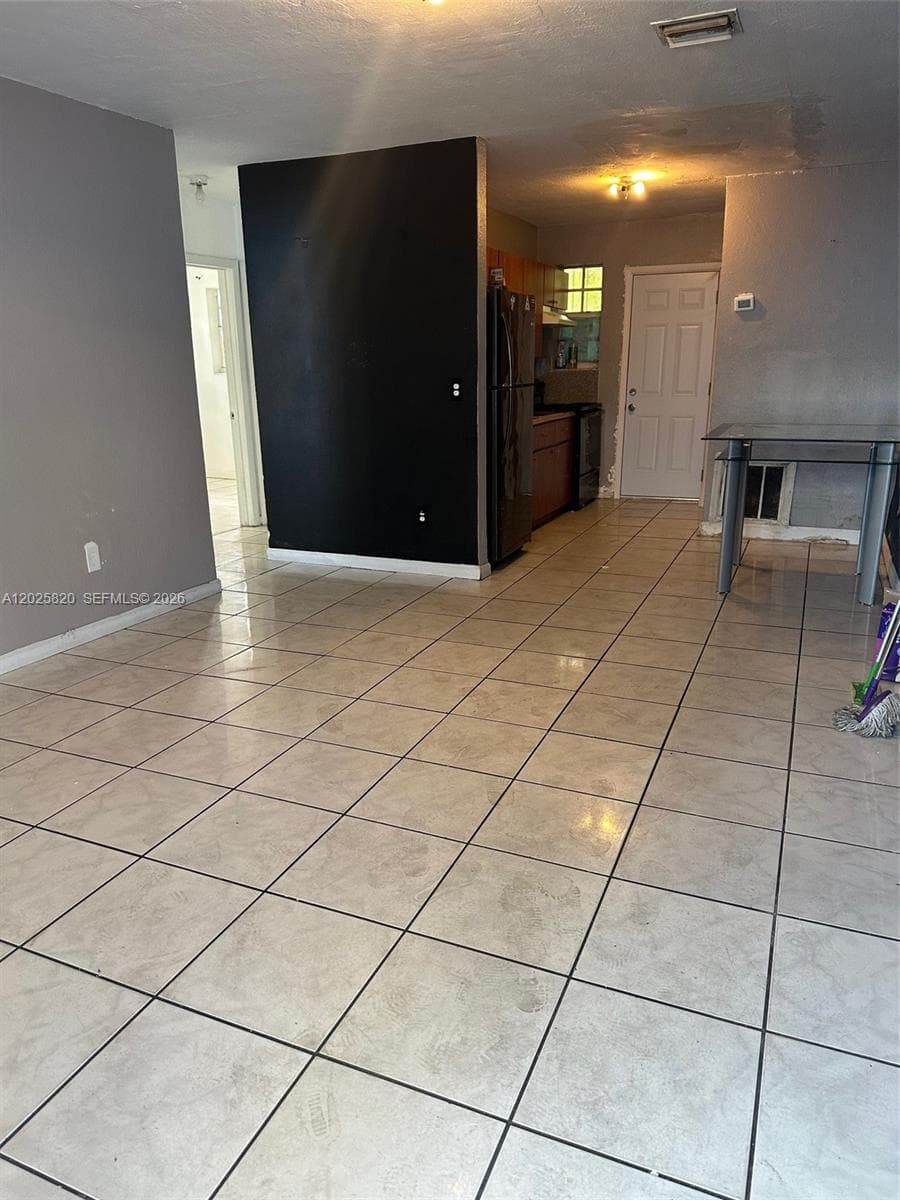 7024 NW 6th Ave # 1, Miami FL 33150 — 1