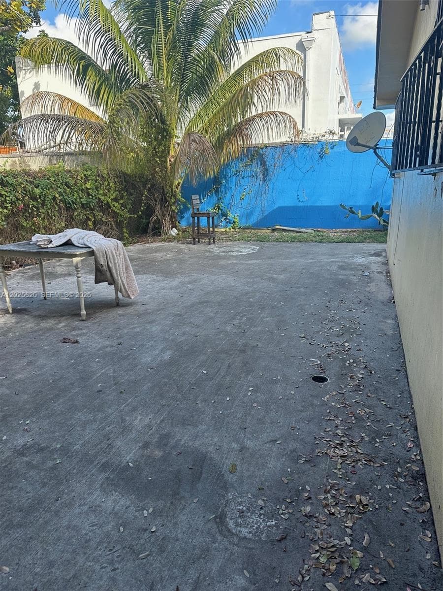 7024 NW 6th Ave # 1, Miami FL 33150 — 4