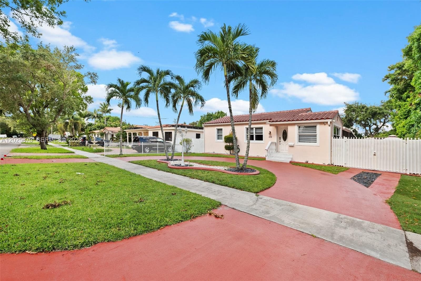 556 La Villa Dr, Miami Springs FL 33166 — 3