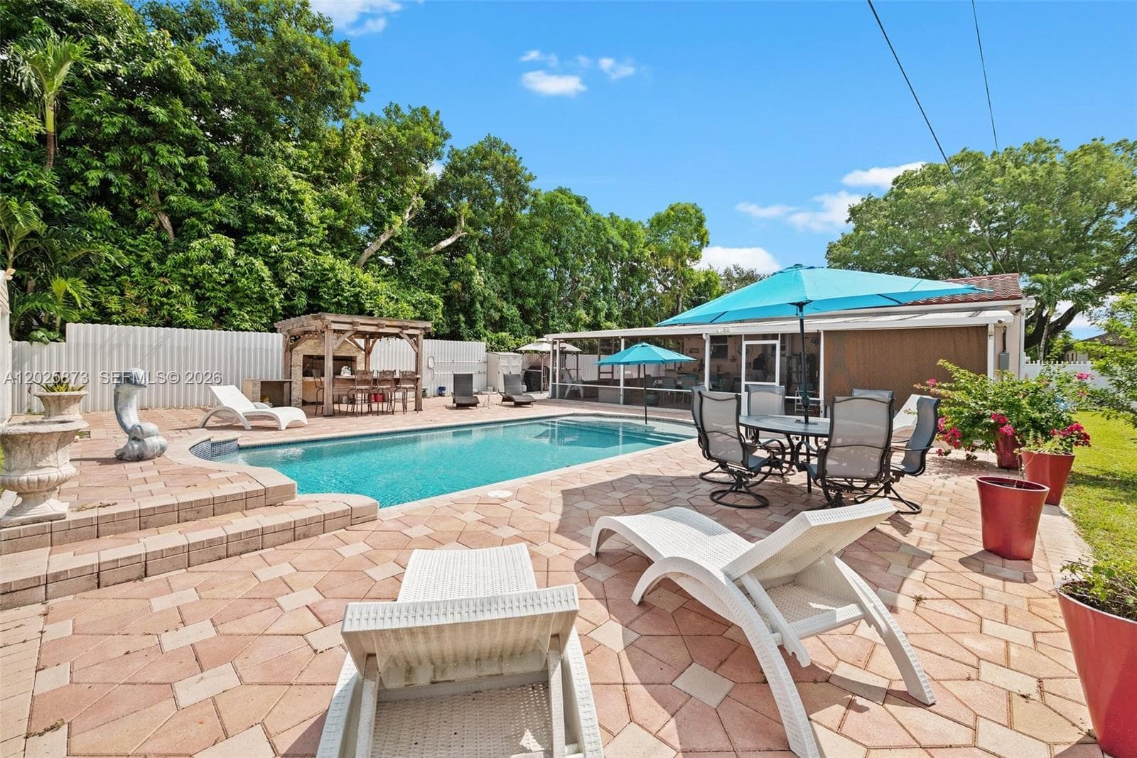 556 La Villa Dr, Miami Springs FL 33166 — 21