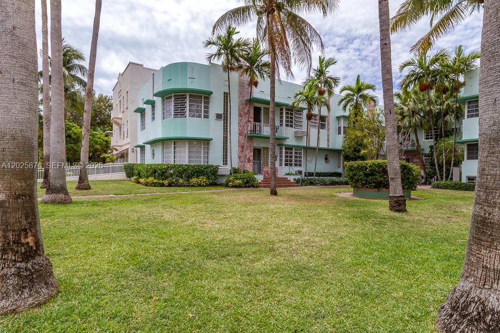 1250 Pennsylvania Ave # 4, Miami Beach FL 33139 — 2