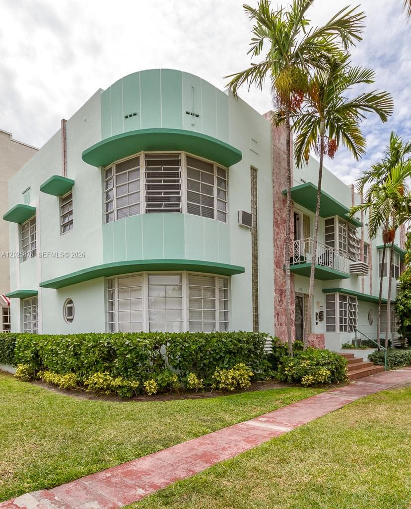 1250 Pennsylvania Ave # 4, Miami Beach FL 33139 — 1