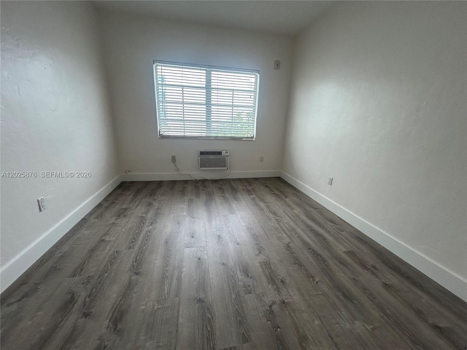 1250 Pennsylvania Ave # 4, Miami Beach FL 33139 — 8