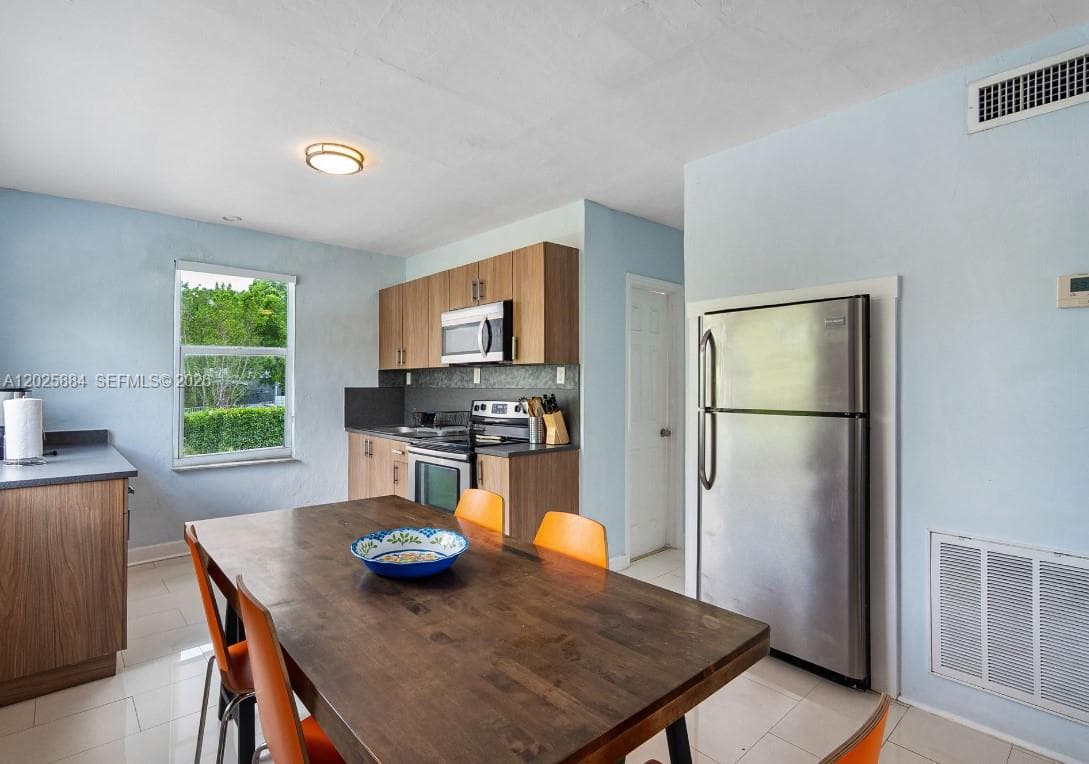 2255 SW 10th St # B, Miami FL 33135 — 13