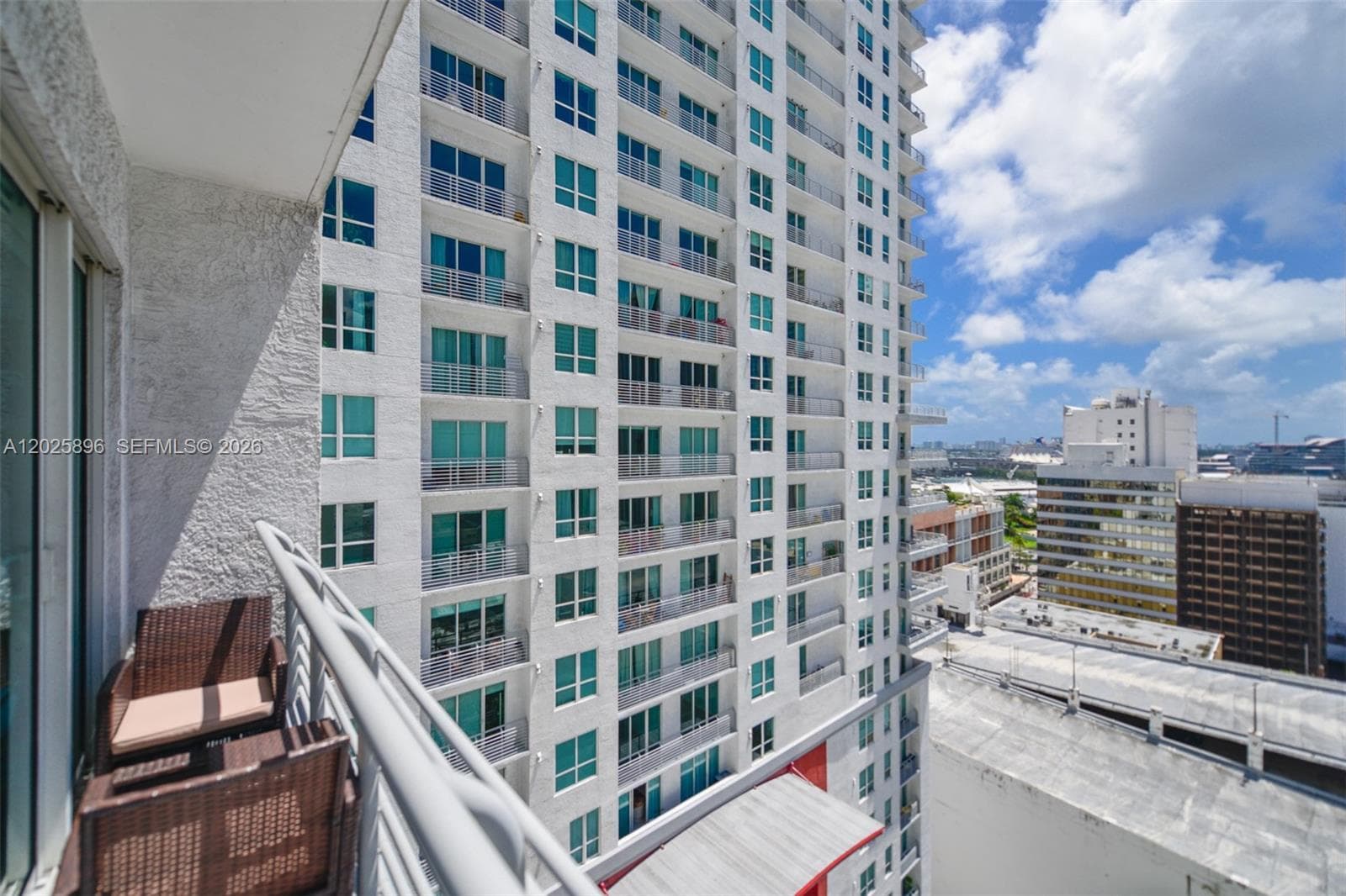 133 NE 2nd Ave # 1512, Miami FL 33132 — 33