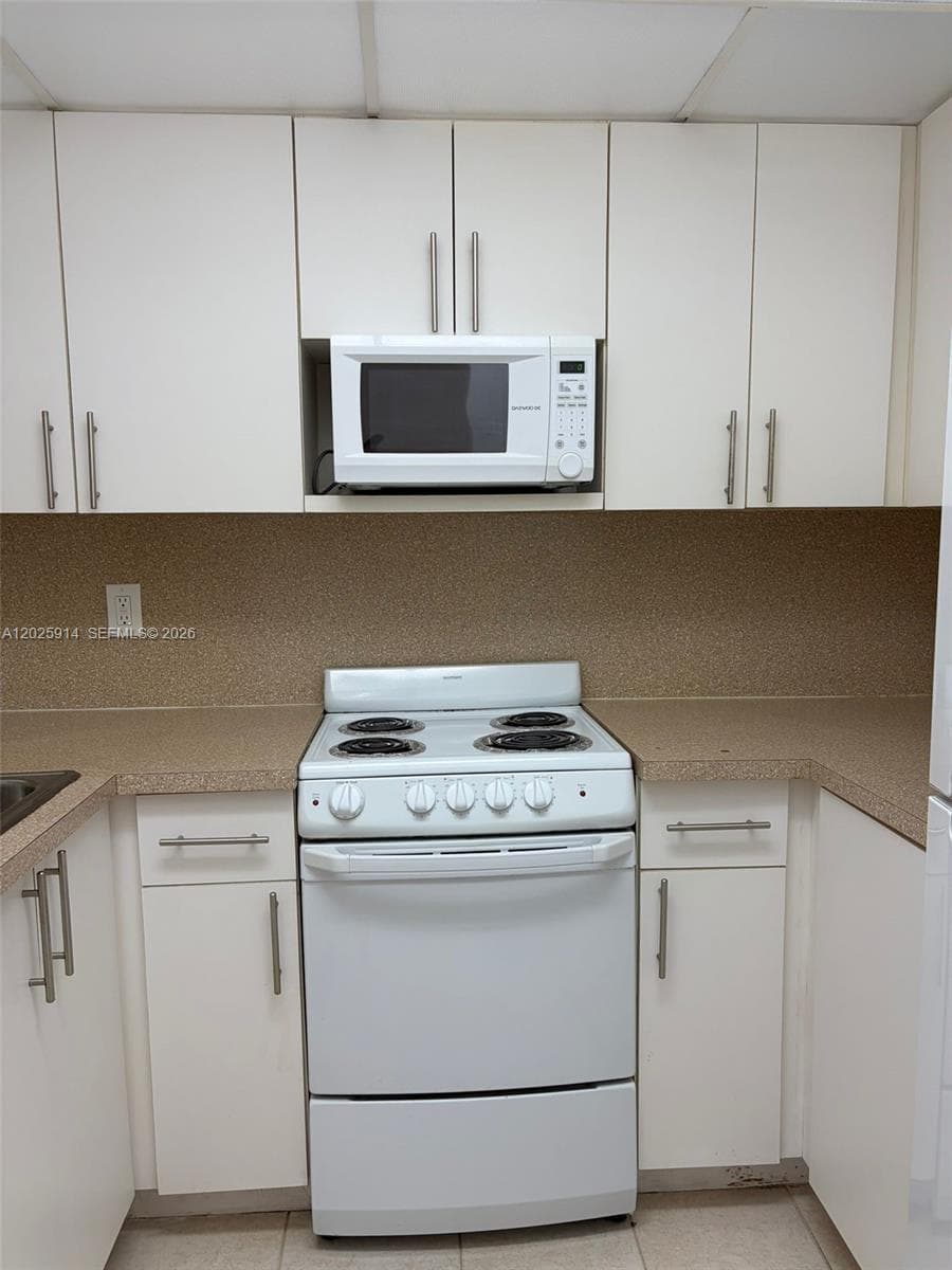 6820 W Flagler St # 212, Miami FL 33144 — 13