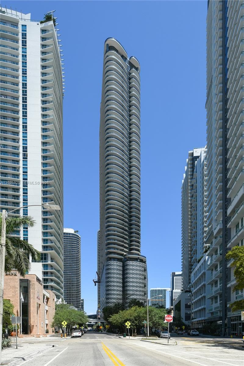 1000 Brickell # 2014, Miami FL 33131 — 4