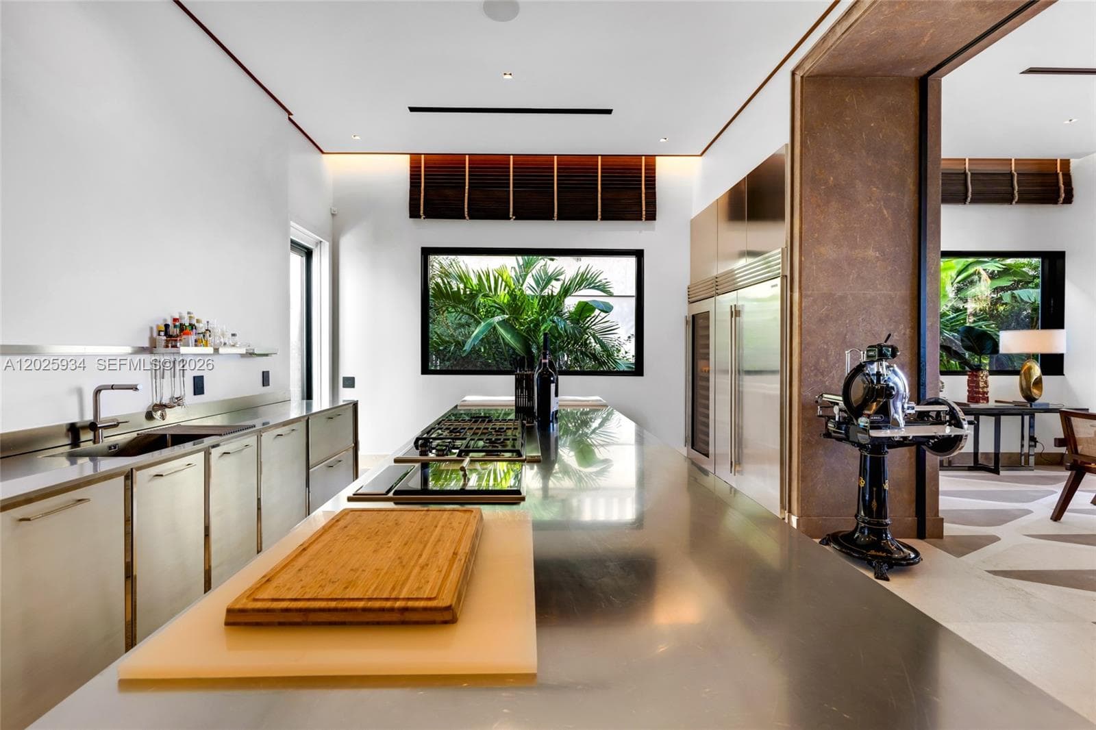 200 W Rivo Alto Dr, Miami Beach FL 33139 — 32