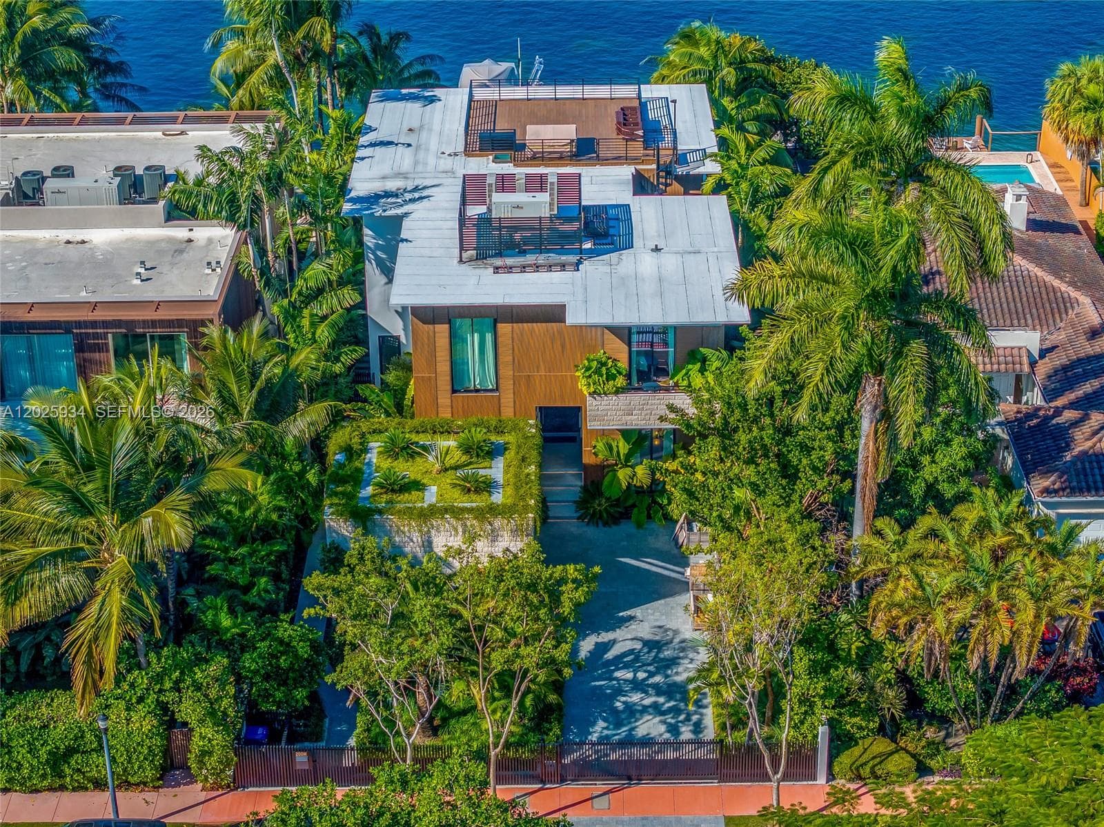 200 W Rivo Alto Dr, Miami Beach FL 33139 — 69