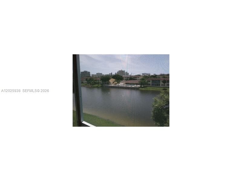 2880 NE 203rd St # B25, Aventura FL 33180 — 2