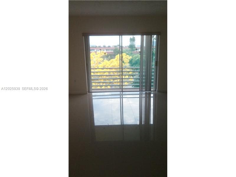 2880 NE 203rd St # B25, Aventura FL 33180 — 5