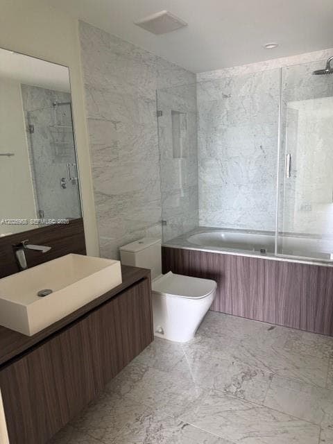 1000 Brickell Plz # 2104, Miami FL 33131 — 6